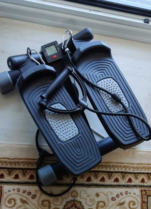 Stepper aerobic cu 2 corzi elastice si display cu afisaj electronic