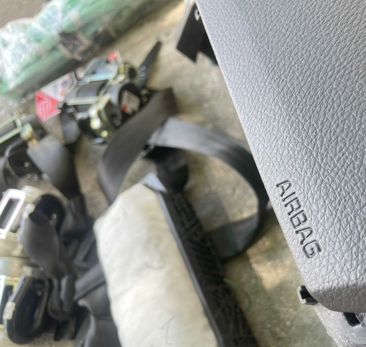 Audi Q5 80A FY plansa de bord - set centuri de siguranta - kit airbag