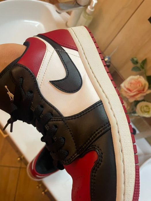 Jordan 1 low bred toe
