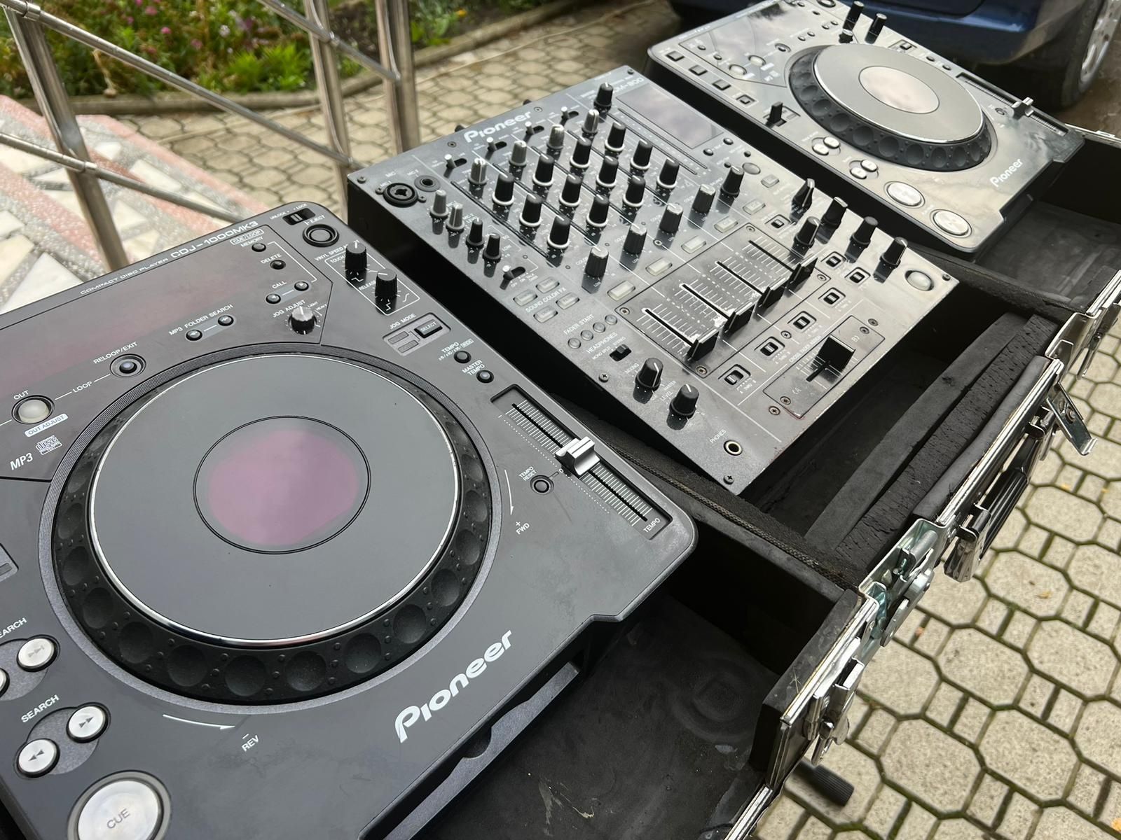 2xPioneer CDJ-100MK3+1xPioneer DJM800+CASE