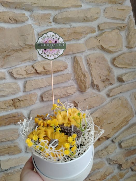 Букет от соеви свещи