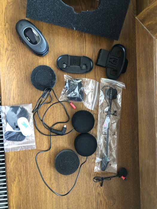 Блютуз  (Bluetooth) для  шлема.