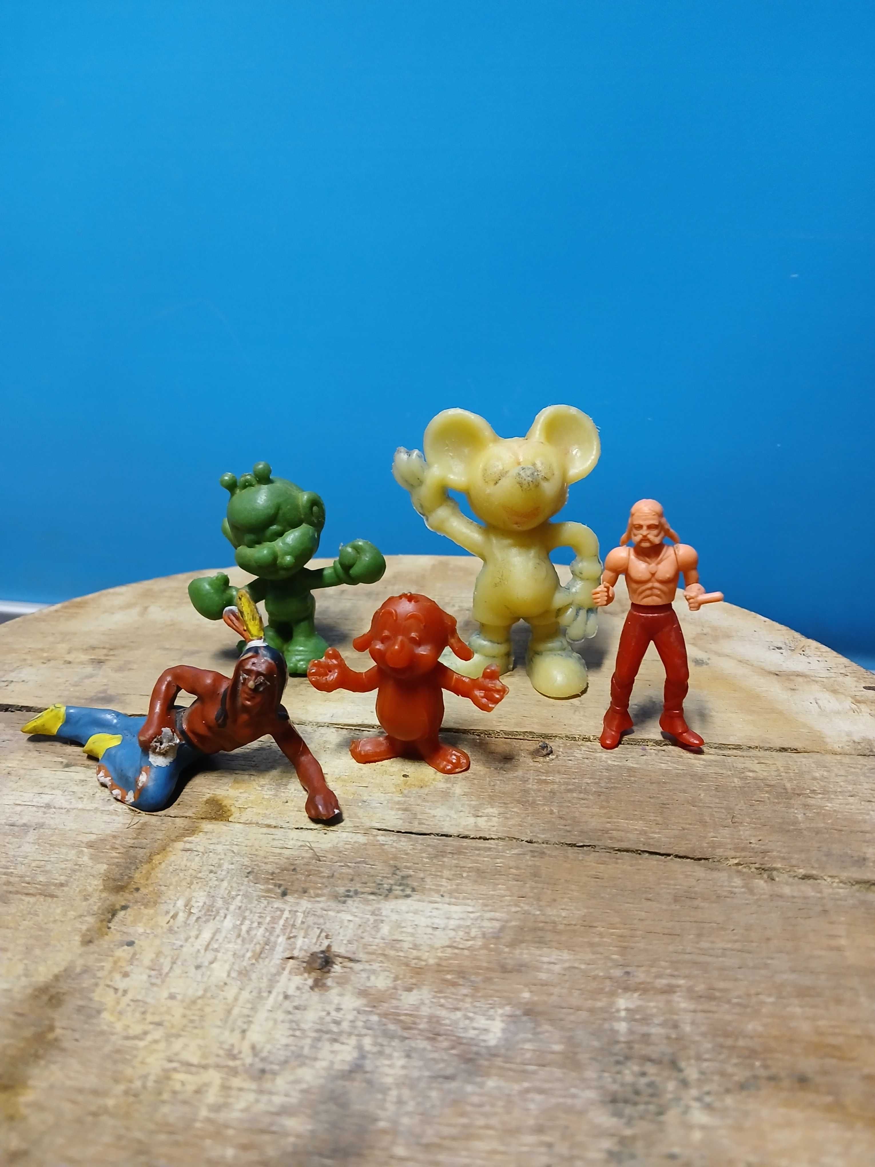 Стари пластмасови фигурки Kinder,български и др.
