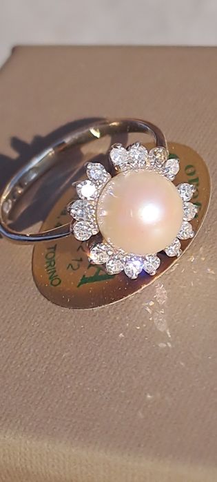 Inel aur 18 k cu diamante naturale și perla Akoya