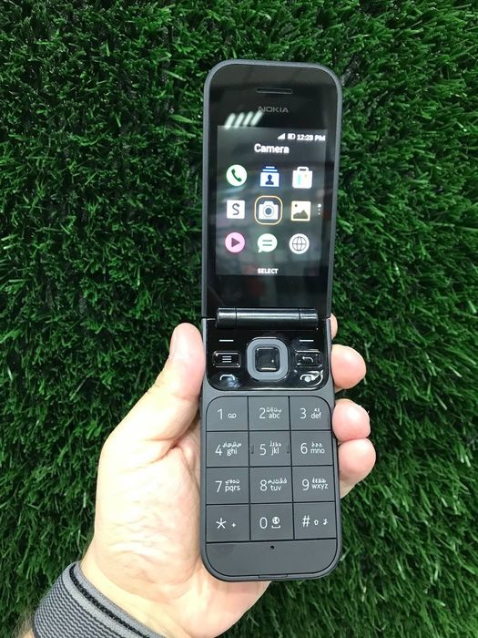 Nokia 2720 yengi 2 ta simkartali.