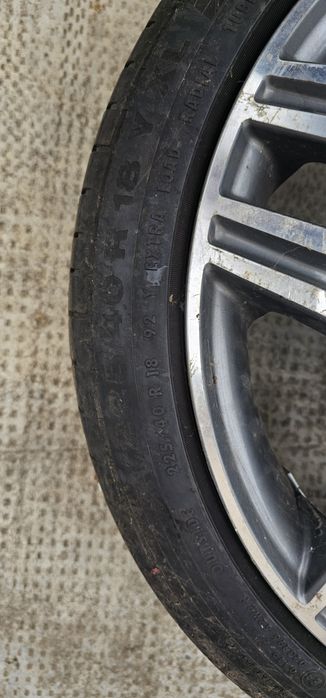 Genți împreună cu cauciucuri 225 40 18