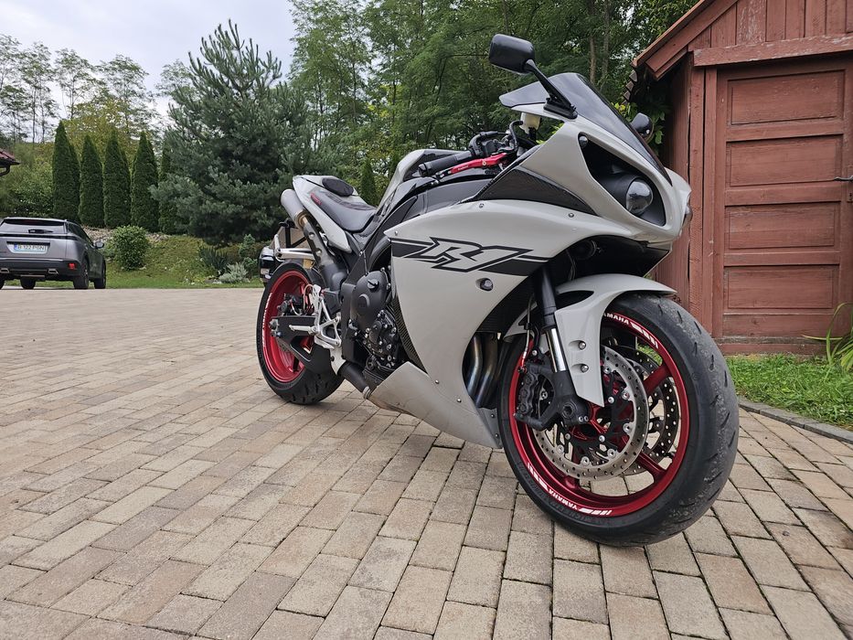 Yamaha R1 RN22 Big Bang