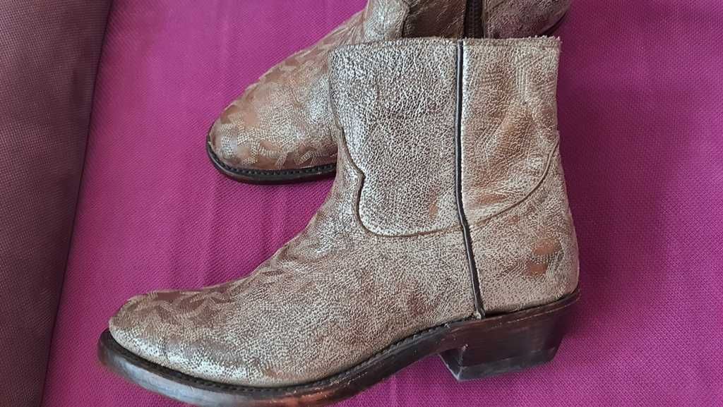 Ghete / ciocate full piele handmade de la ASH stil WRANGLER marimea 37