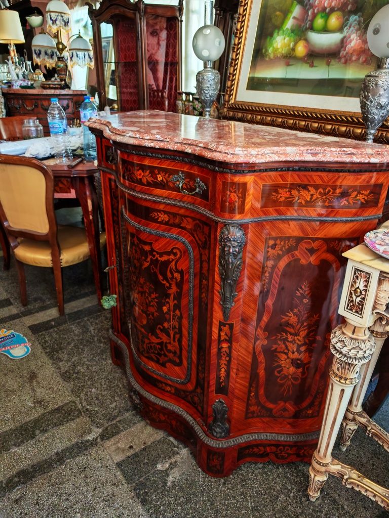 Бароков бар шкаф