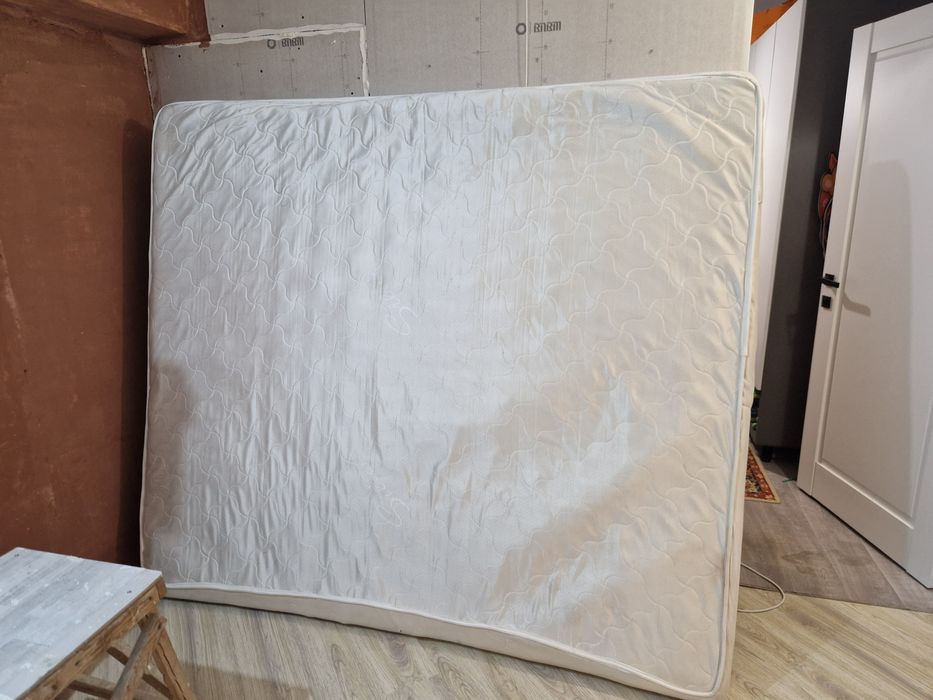 Отдам матрас ! Срочно