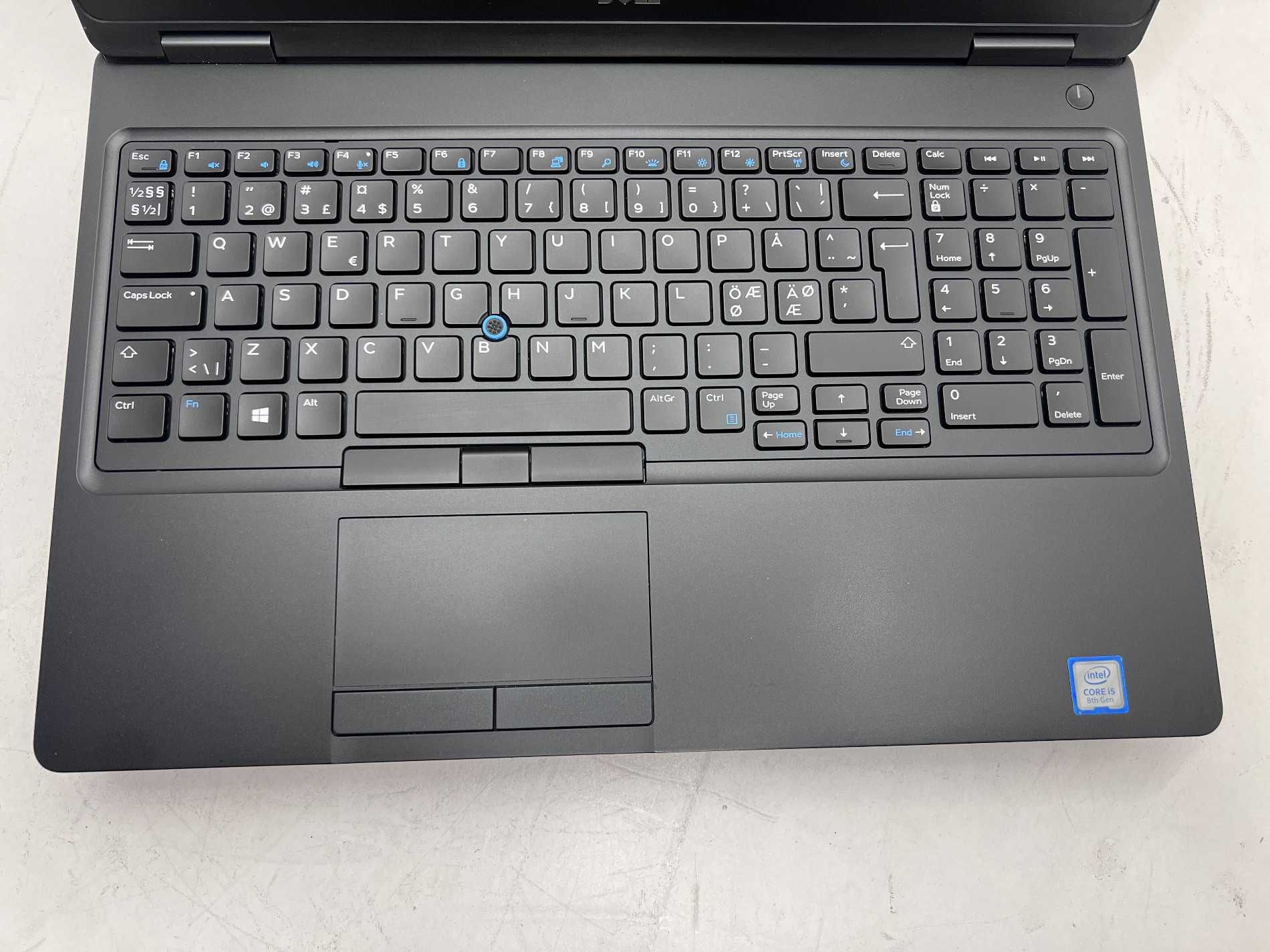 Dell Latitude 5590 15.6" i5-8250U 32GB 260GB -> Отлично състояние