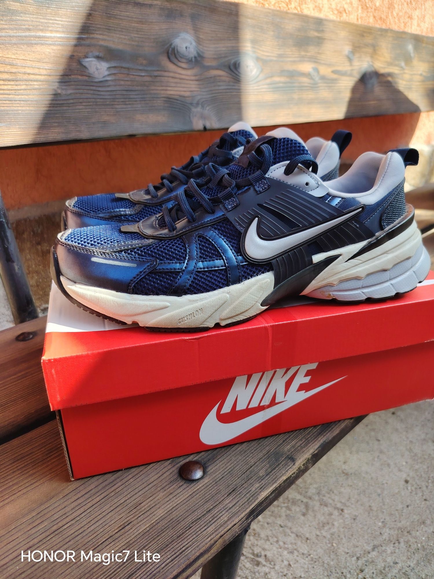 Nike V2K RUN 45.5