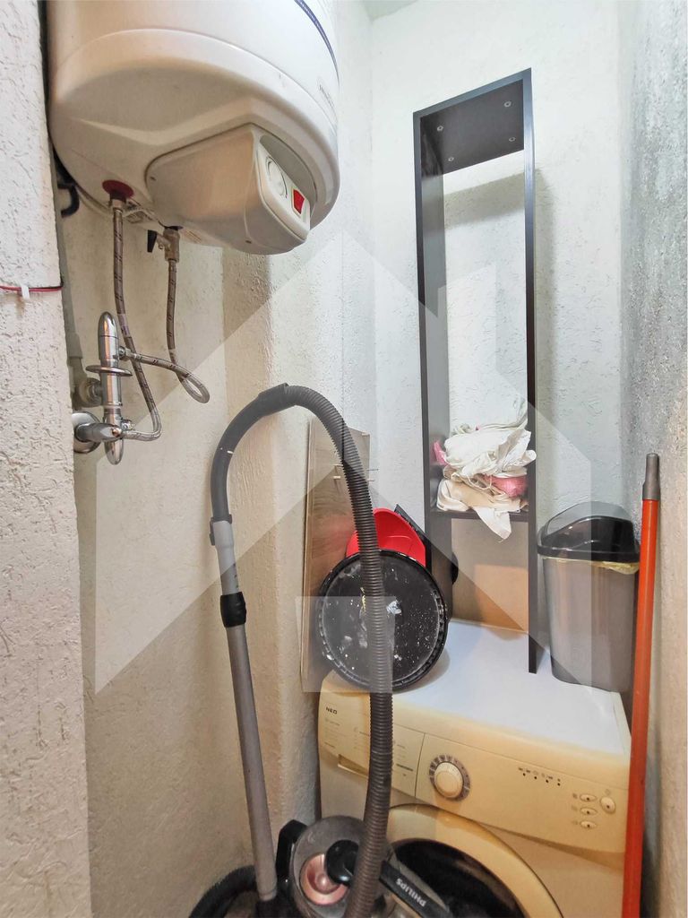 Продава се Тристаен апартамент в Нови пазар - 75 кв.м за 1054 €/кв.м - Снимка #2