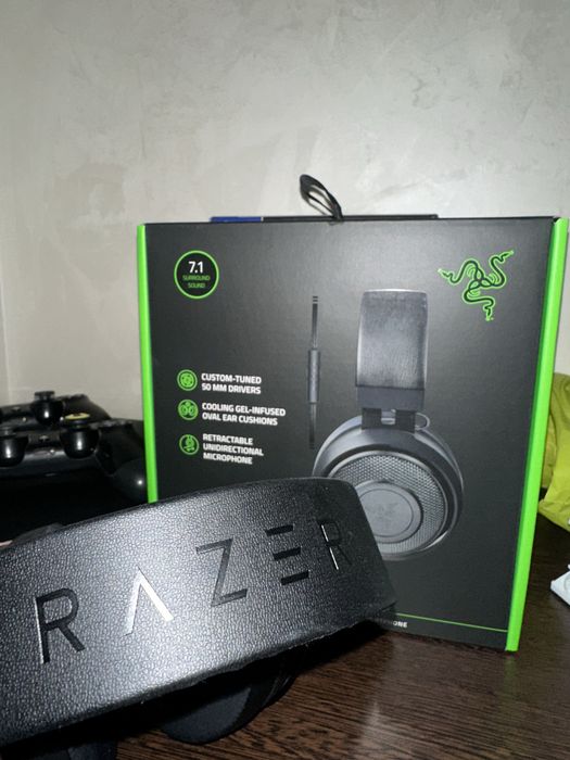 vand casti razer impecabil cu cutie