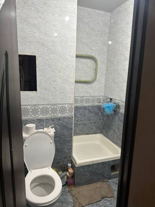 Продаётся квартира 1 переделанная в 2 комнатную.