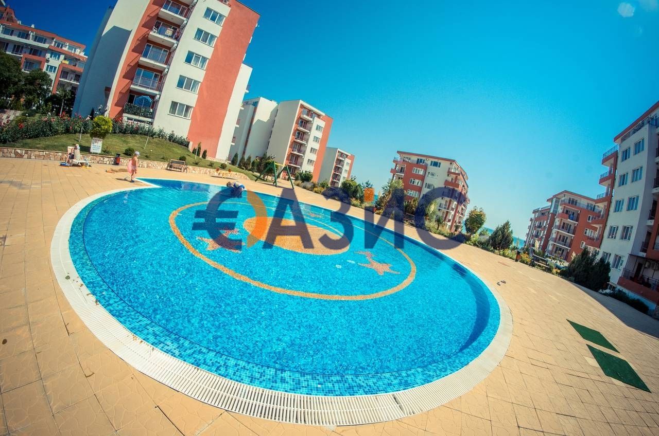 Продава се Двустаен апартамент в Свети Влас - 70 кв.м за 1372 €/кв.м - Снимка #12