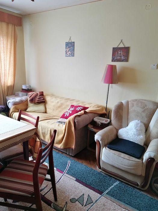 Vând Apartament 3 camere, Petrila, Str 8 Martie, etaj 3,bloc cărămidă