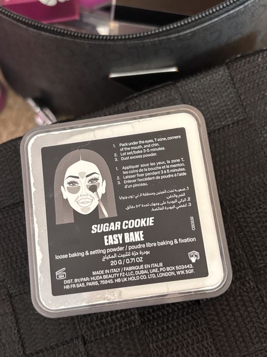 Huda beauty пудра