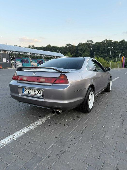 Honda Accord Coupe 2000
