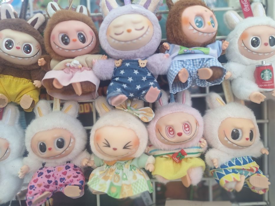 Лабубу  по избор на цвят модел и дрехи