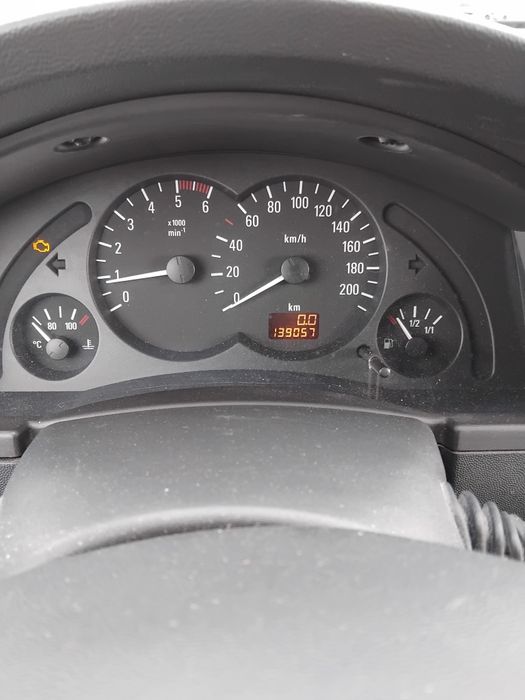 Bara fata Opel Meriva 1.3 cdti