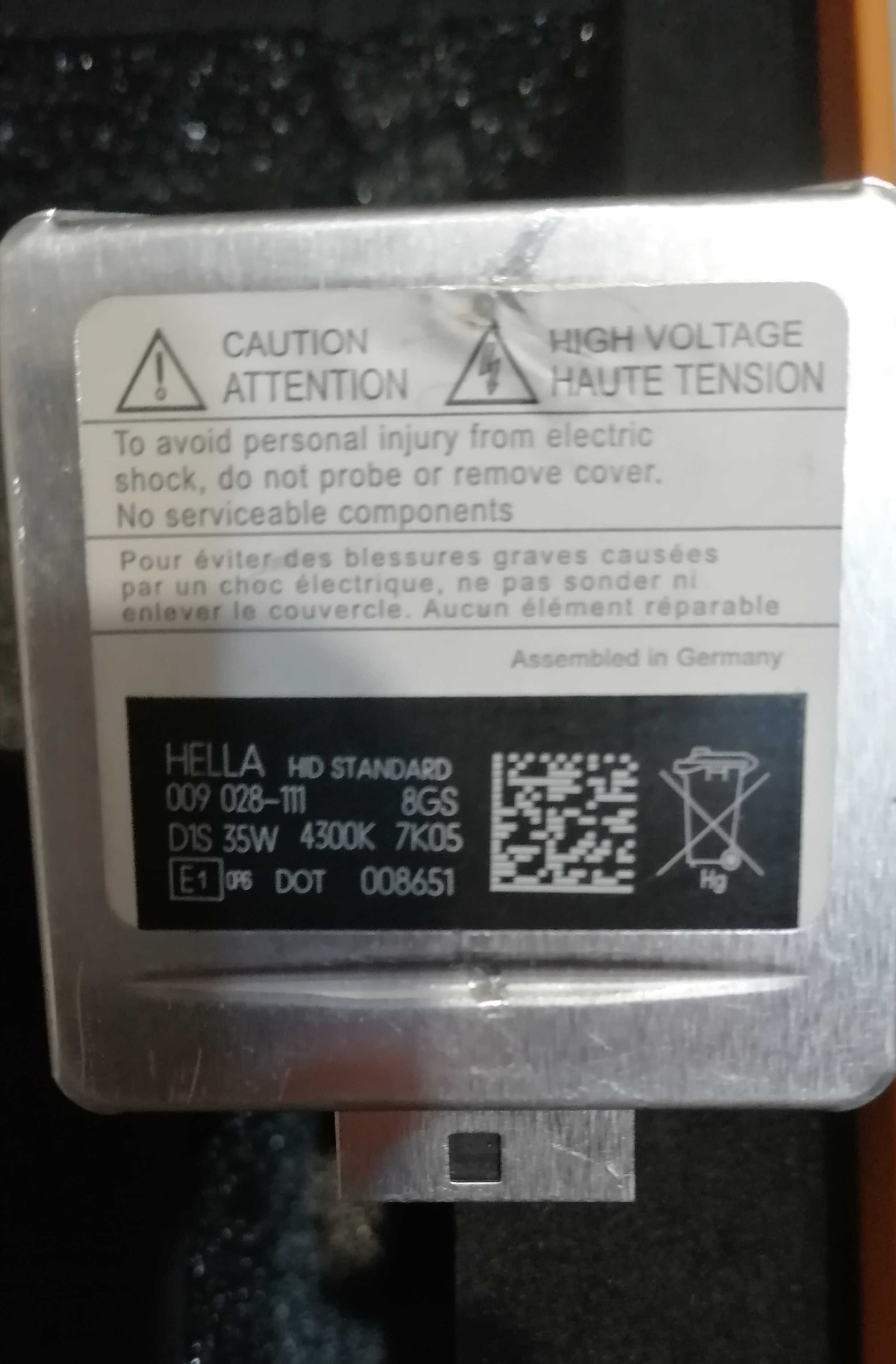ксенонови крушки D1S 35W HEJALUX и HELLA-50 лв за двете