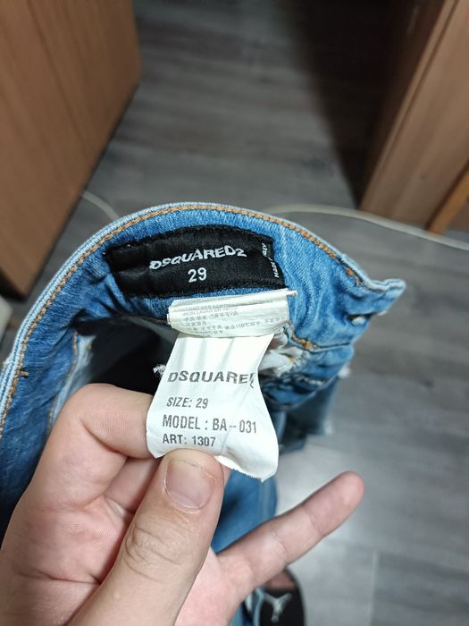 Blugi dsquared2 purtați i data de 2 ori