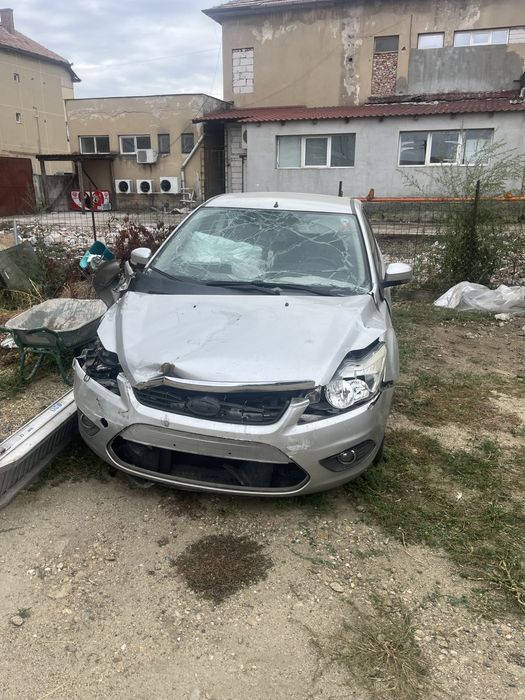 Vand sau dezmembrez FORD FOCUS mk2.5 avariat