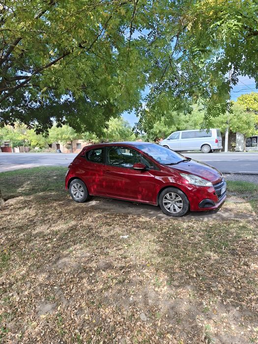 Peugeot 208 coupe