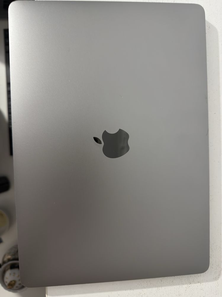 Macbook Pro 2019/i5/8/256