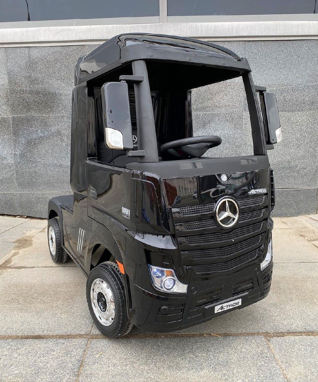 Электромобиль Mercedes-Benz Actros HL358 4WD новое в коробке!