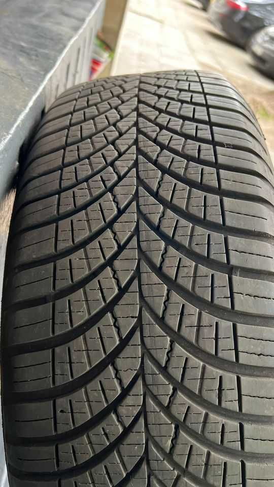 205/60/16 GoodYear Vector 4Season