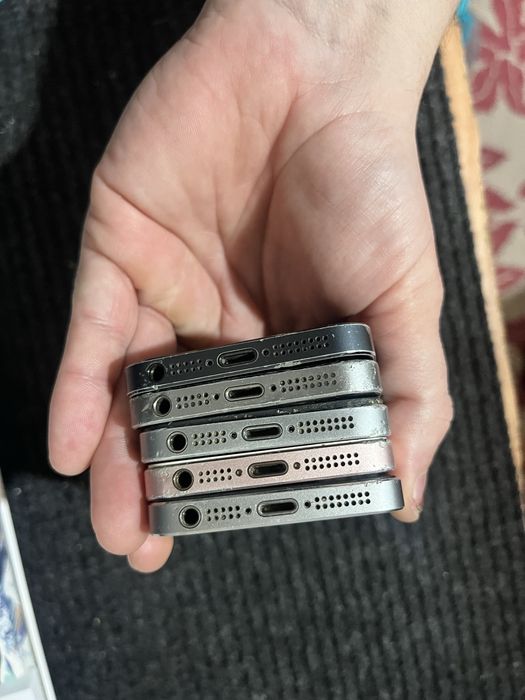 Lot 5 Telefoane iPhone (5, 5S, SE) - Stare Necunoscută, Blocat iCloud