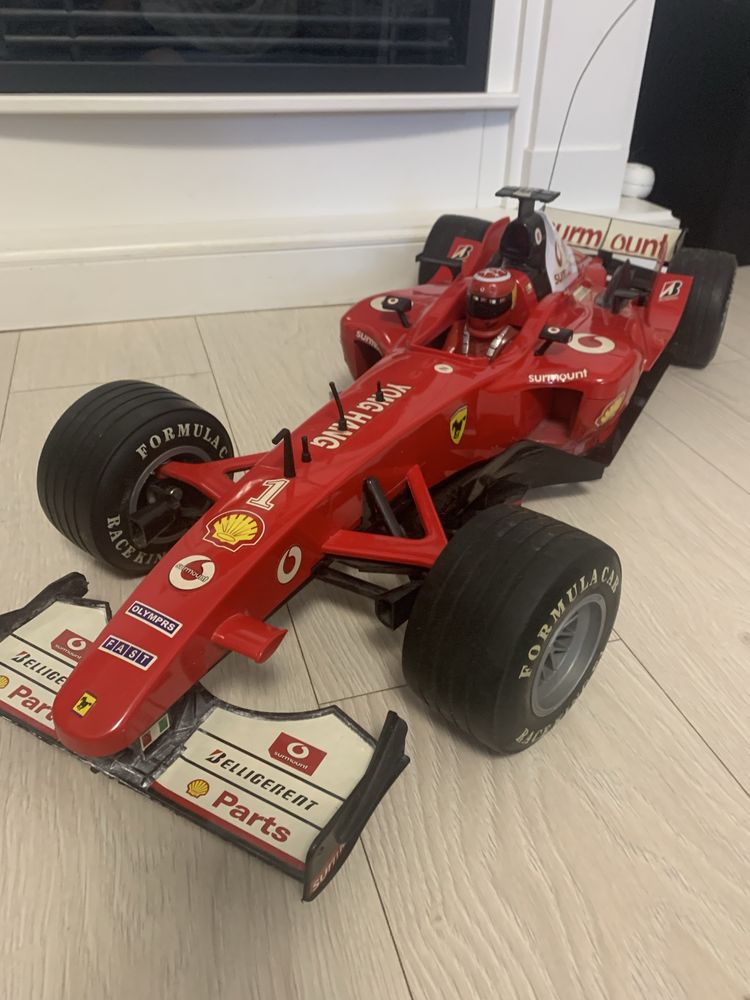Vand masinuta formula 1  ferari dimensiune mare