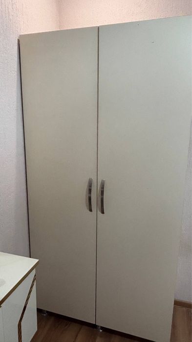 Шкаф  даухстворчаты и кровать односпальная