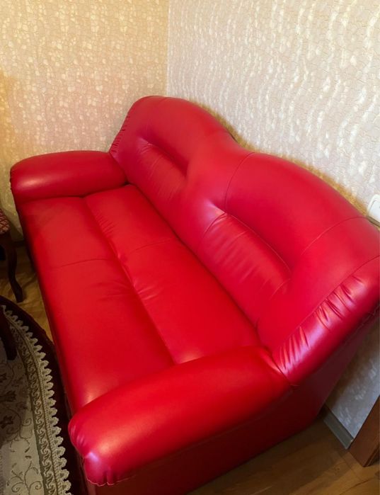 Диван экокожа красный