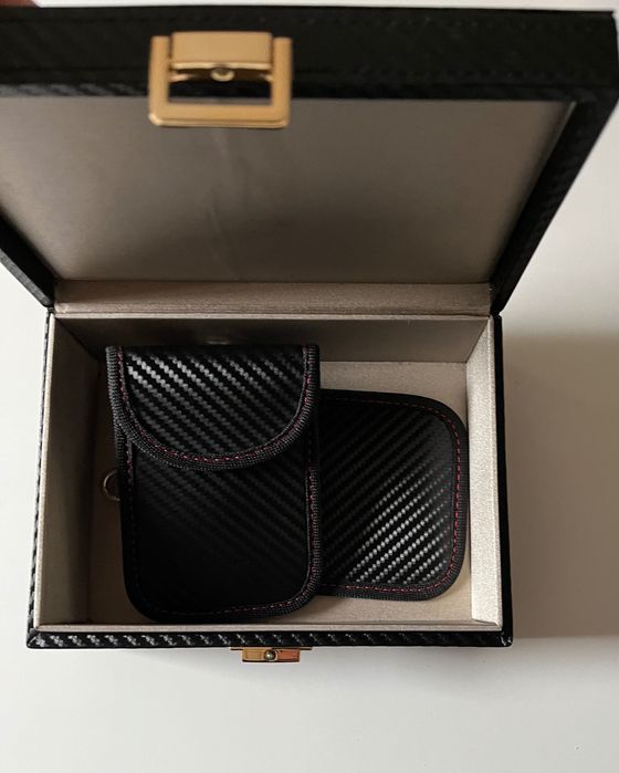 Защитна кутия за автомобилни ключове+два ключодържатели