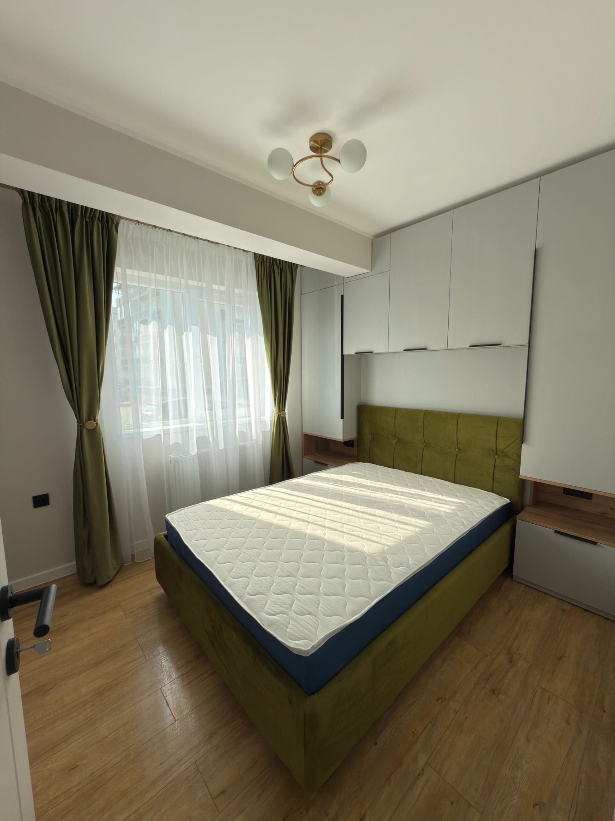 Apartament 2 camere, ultrafinisat, zona Terra, Floresti