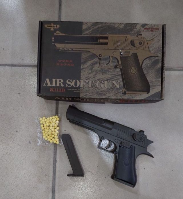 Metall pistalet K-111