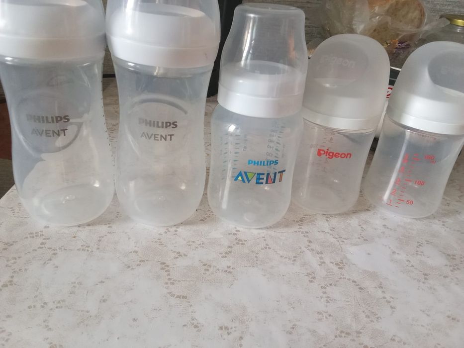 Бутылочки для кормления почти новые