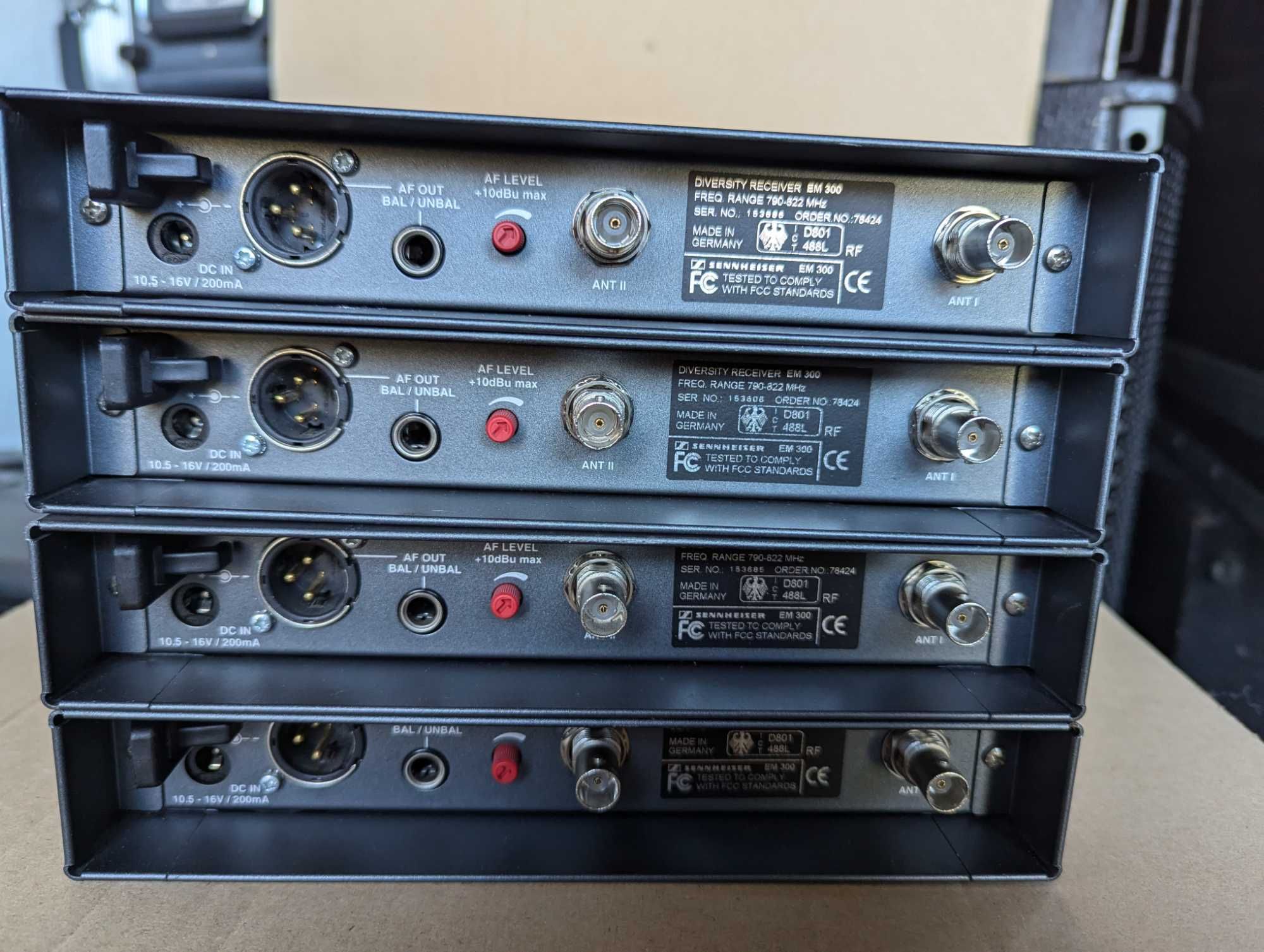 Audio-Technica ATW-T702 + Sennheiser EW300