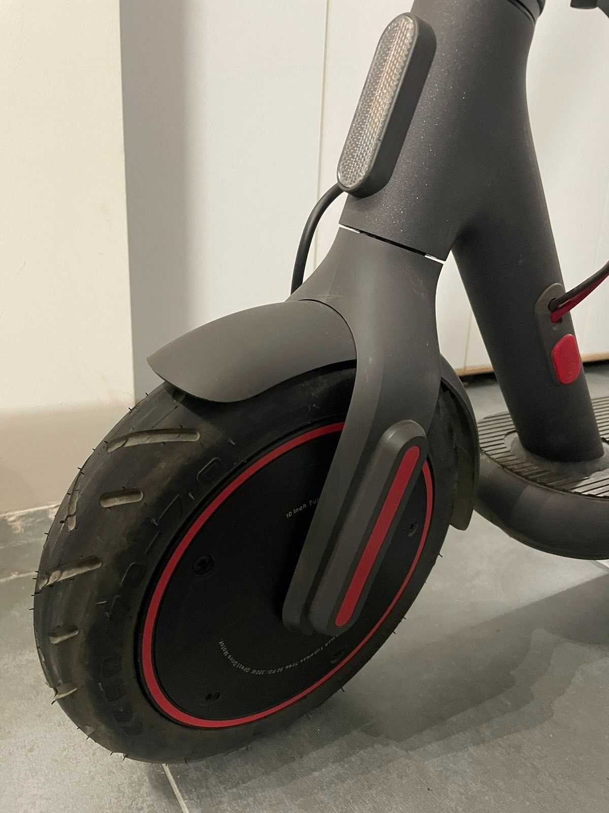 Тротинетка Xiaomi Electric Scooter 4 Pro