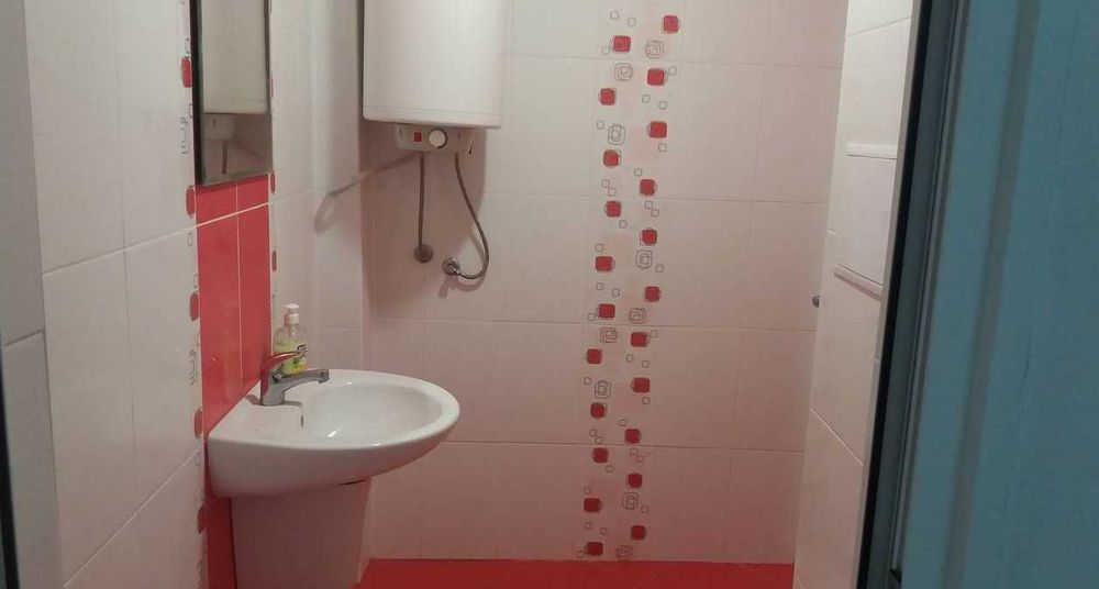 Дава се под наем Двустаен апартамент в Бургас, Възраждане - 55 кв.м за 89.25 € - Снимка #2