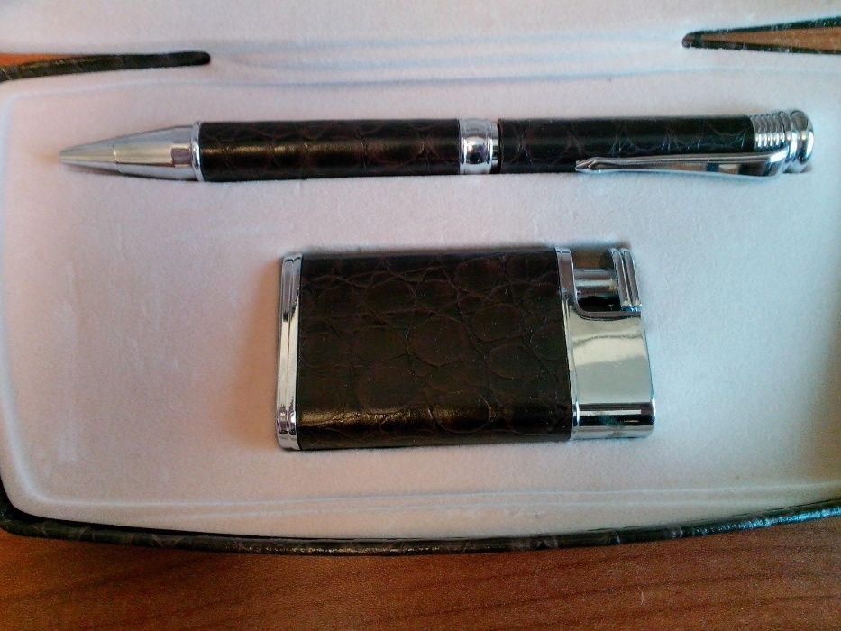 Продавам химикалка и запалка в луксозна кутия.