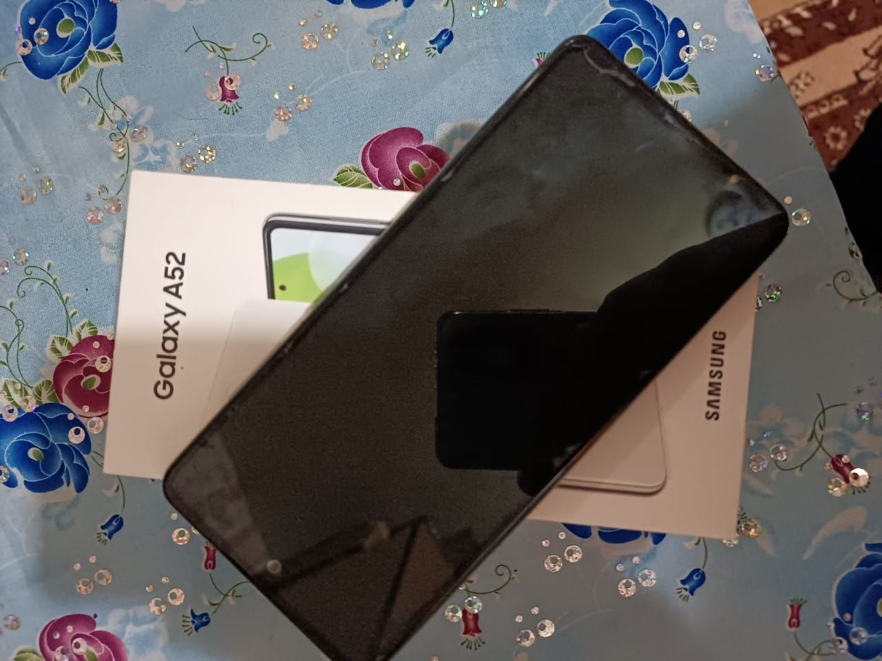 Продам срочно  Samsung A52