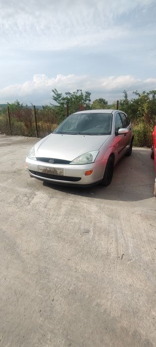 Dezmembrez Ford Focus 1