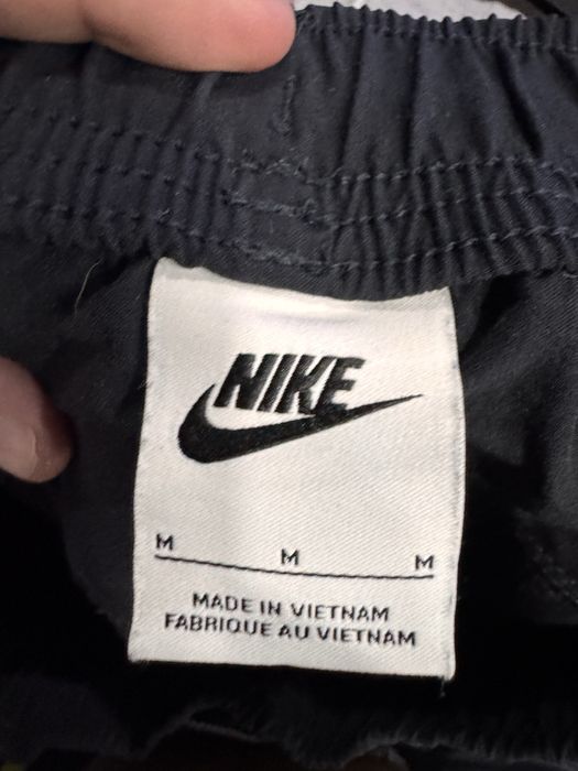 Pantaloni Nike.