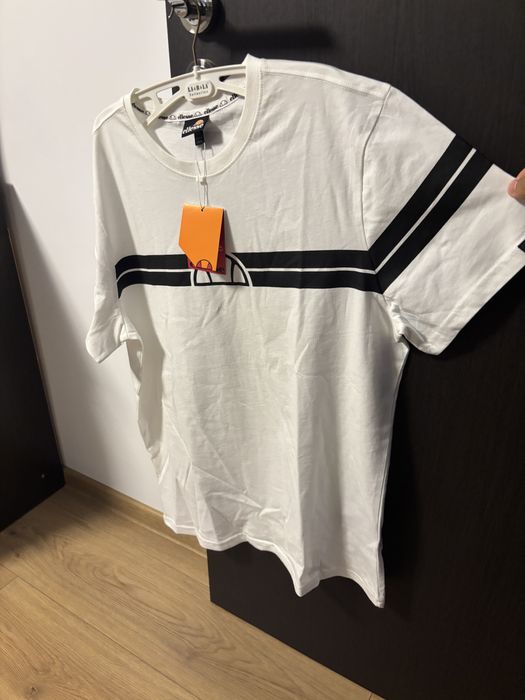 Tricou Ellesse Original - Nou cu eticheta - Marimea M Alb Barbati