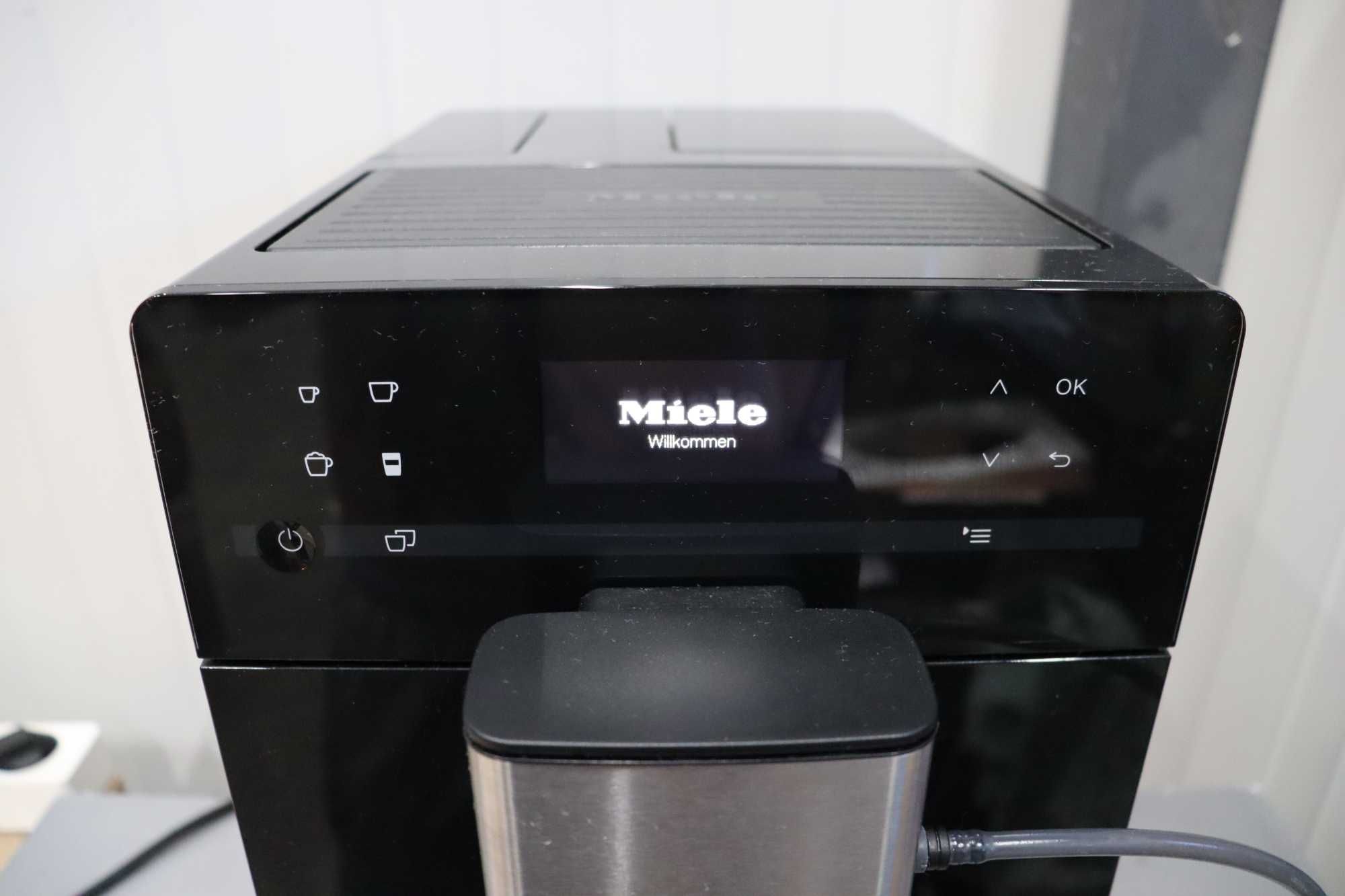 Автоматична кафемашина Miele CM5 OneTouch for Two, AromaticSystem