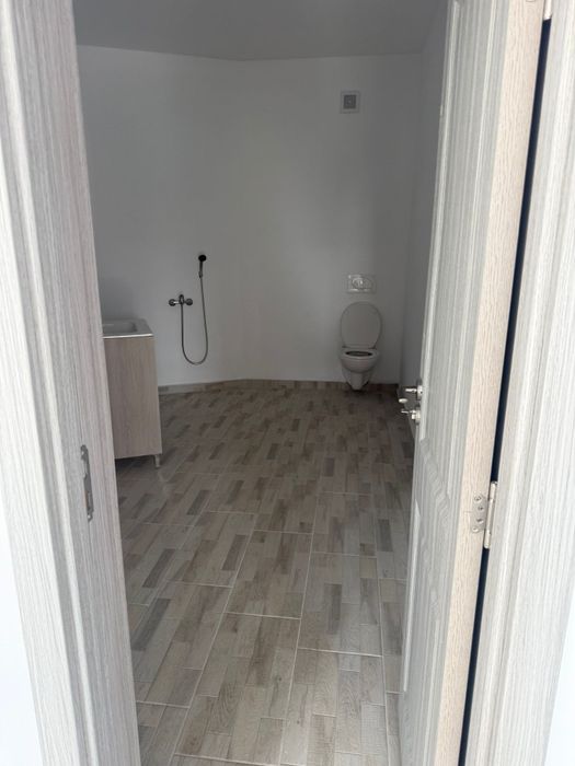 Spațiu comercial premium 122 mp2 cu terasă mare